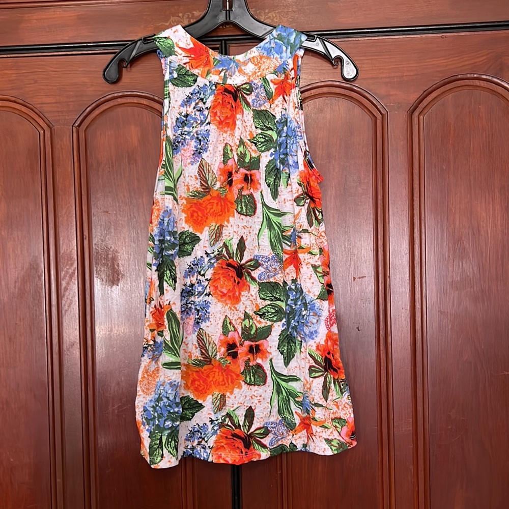 White Stag Floral Tank Top With Cute Braided Neckline Size Medium - Picture 3 of 9
